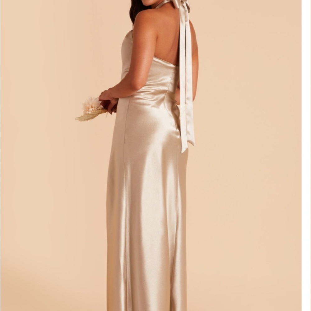 Elegant Satin Evening Gown - Picture 2 of 4